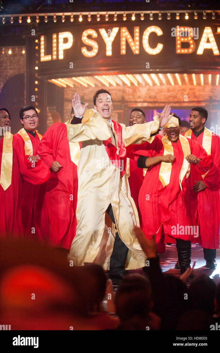 LIP SYNC BATTLE, Jimmy Fallon (center), 'Jimmy Fallon vs. Dwayne