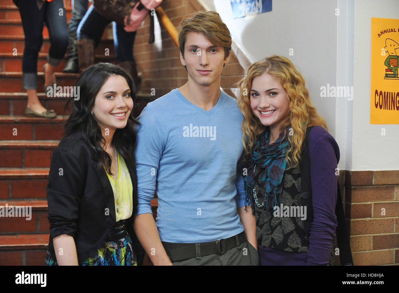 NINE LIVES (aka THE NINE LIVES OF CHLOE KING), from left: Grace Phipps ...