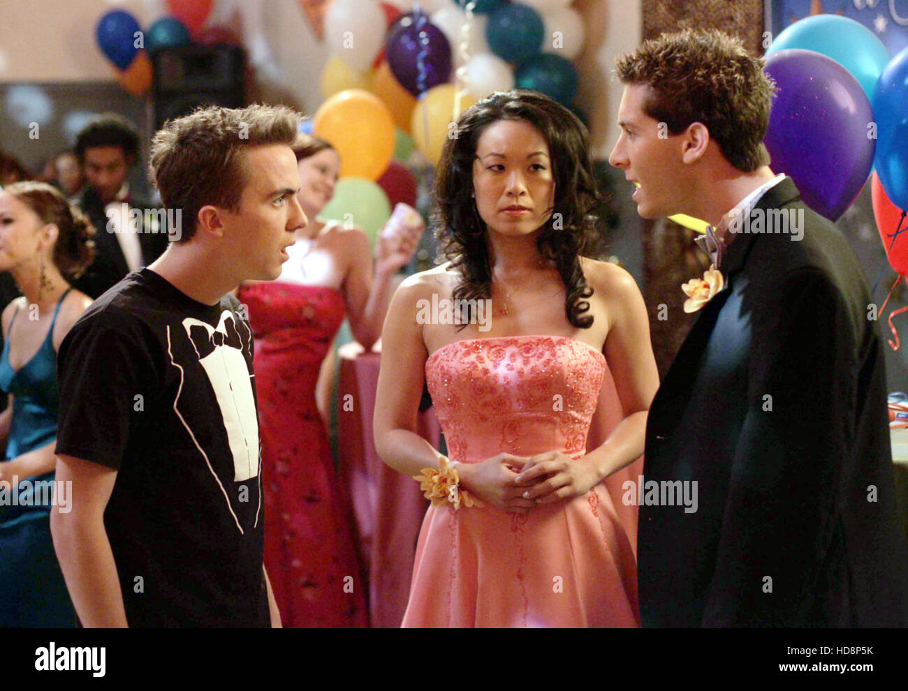 MALCOLM IN THE MIDDLE Frankie Muniz Scarlett Lam Justin Berfield Morp 150th Episode Season 7 aired April 23 2006 Stock Photo Alamy