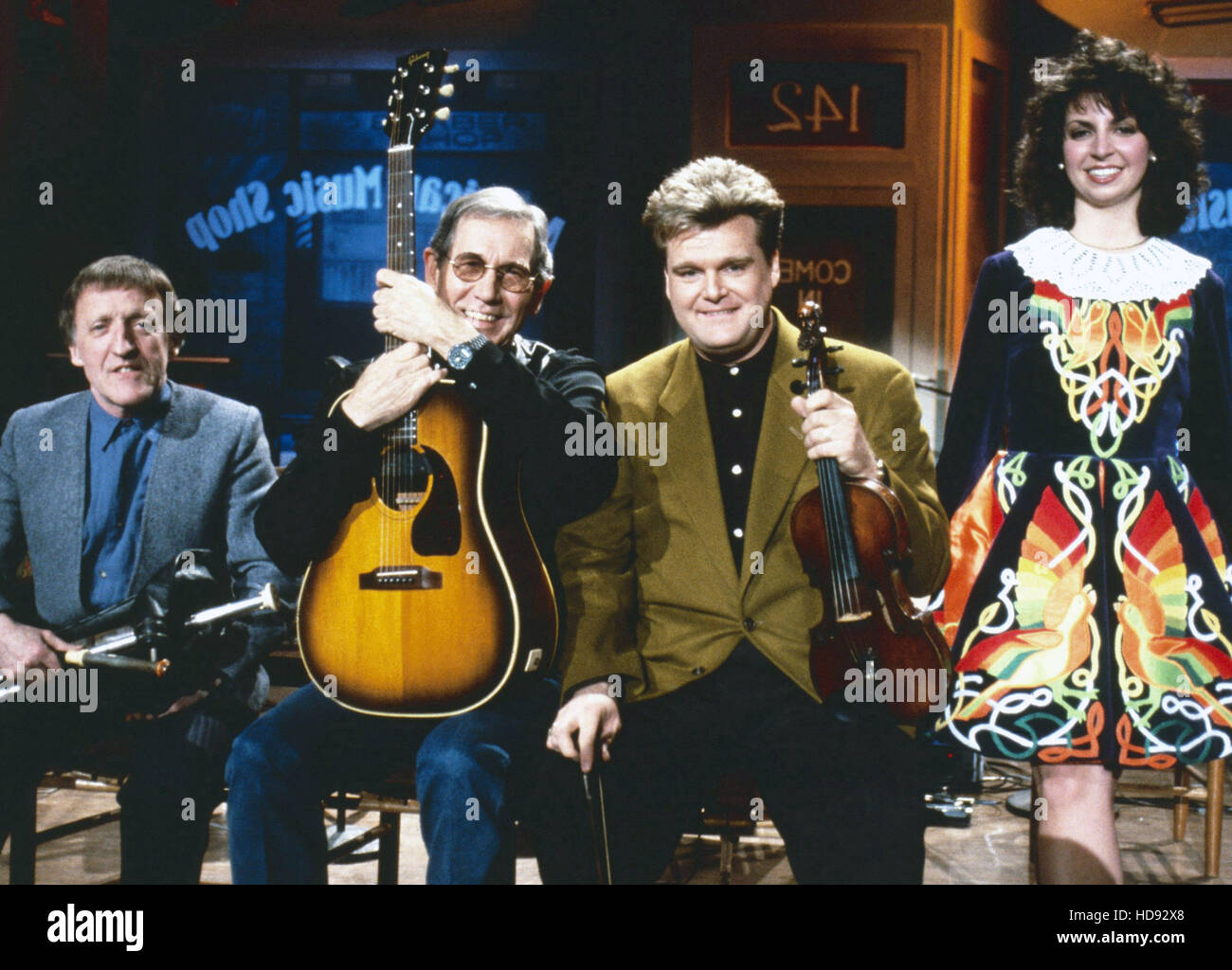 AMERICAN MUSIC SHOP, from left: Paddy Maloney, Chet Atkins, Ricky Skaggs, 1990-1993, © TNN/courtesy Everett Collection Stock Photo