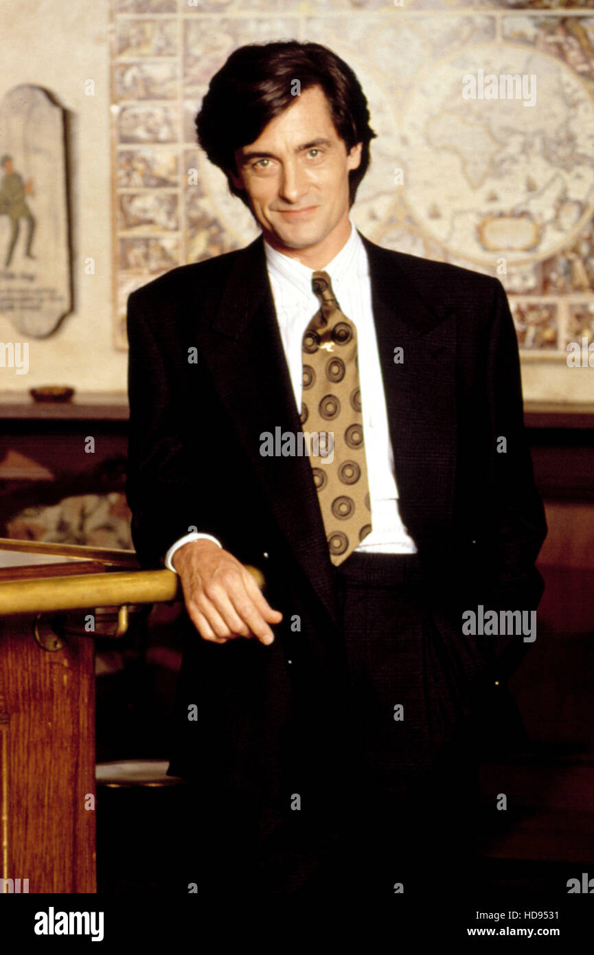 CHEERS Roger Rees 1982 93 © NBC / Courtesy: Everett Collection Stock CHEERS Roger Rees 1982 93 © NBC / Courtesy: Everett Collection Stock