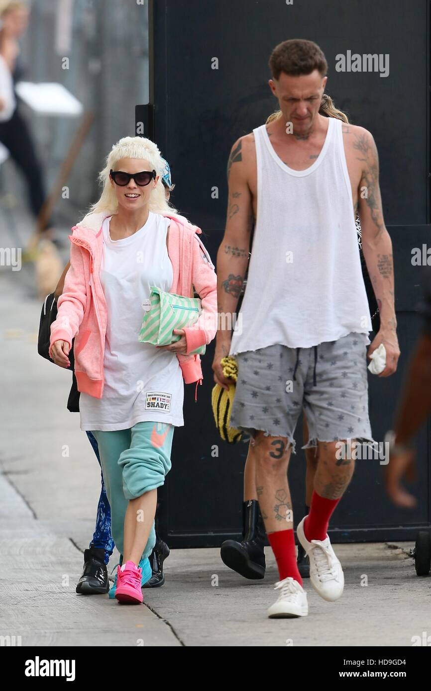 Die Antwood seen arriving at the ABC studios before their live performance  on Jimmy Kimmel Live Featuring: Yolandi Visser, Watkin Tudor Jones Where:  Los Angeles, California, United States When: 20 Sep 2016, image size:866x1390