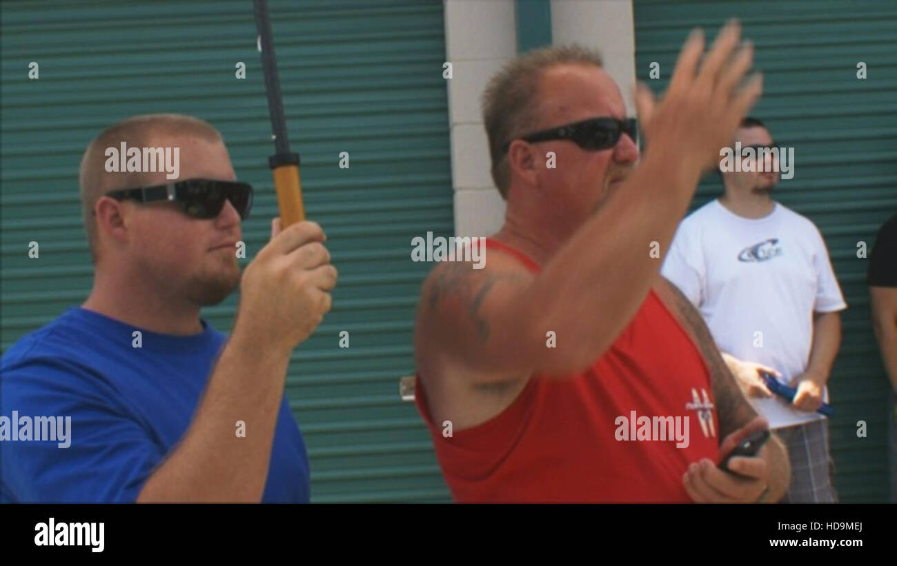 STORAGE WARS, (from left) Brandon Sheets, Darrell Sheets, (Season 2