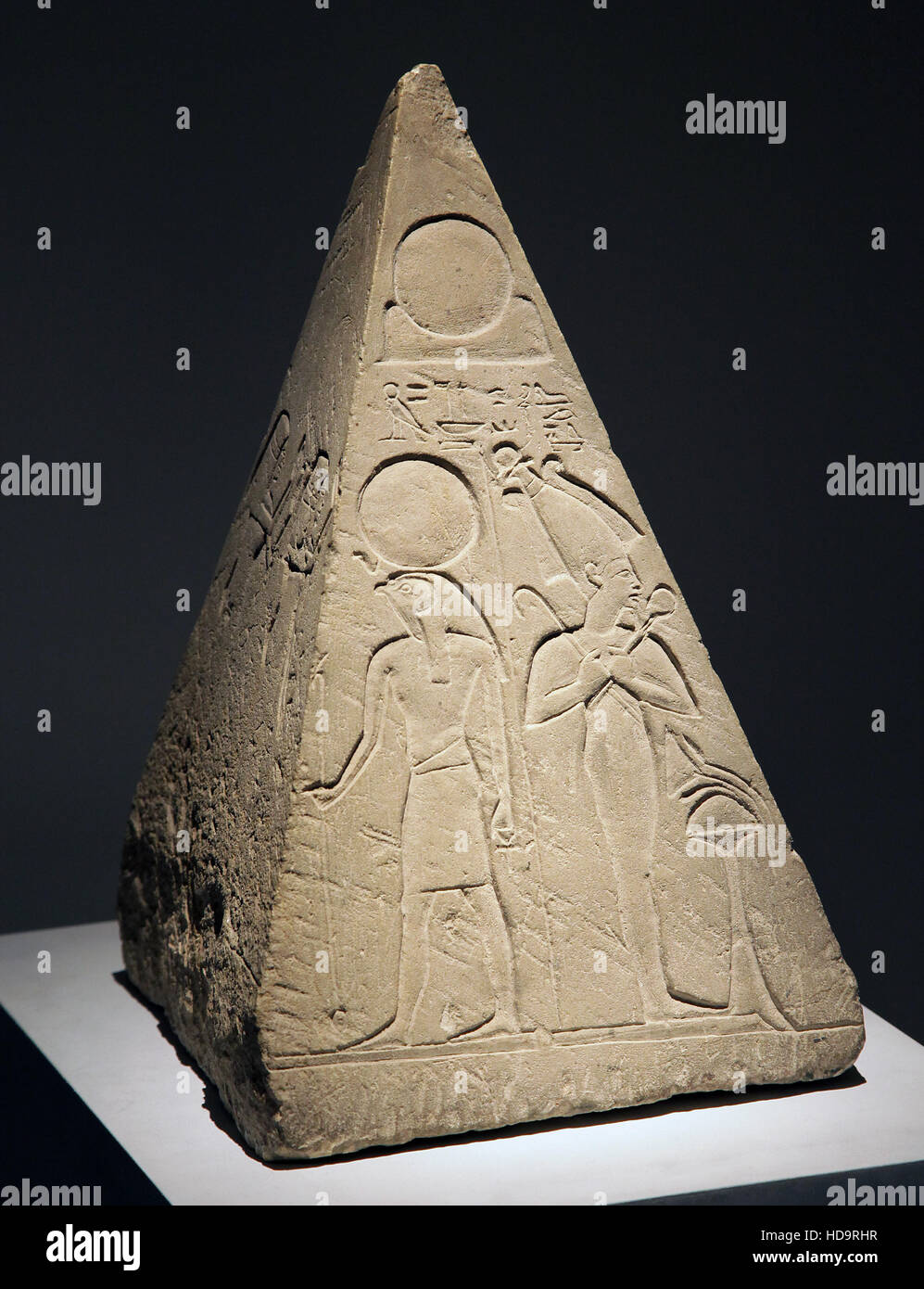 Pyramidion of Ptahemwia from saqqara 18 th dynasty 1325-1300 BC Stock Photo