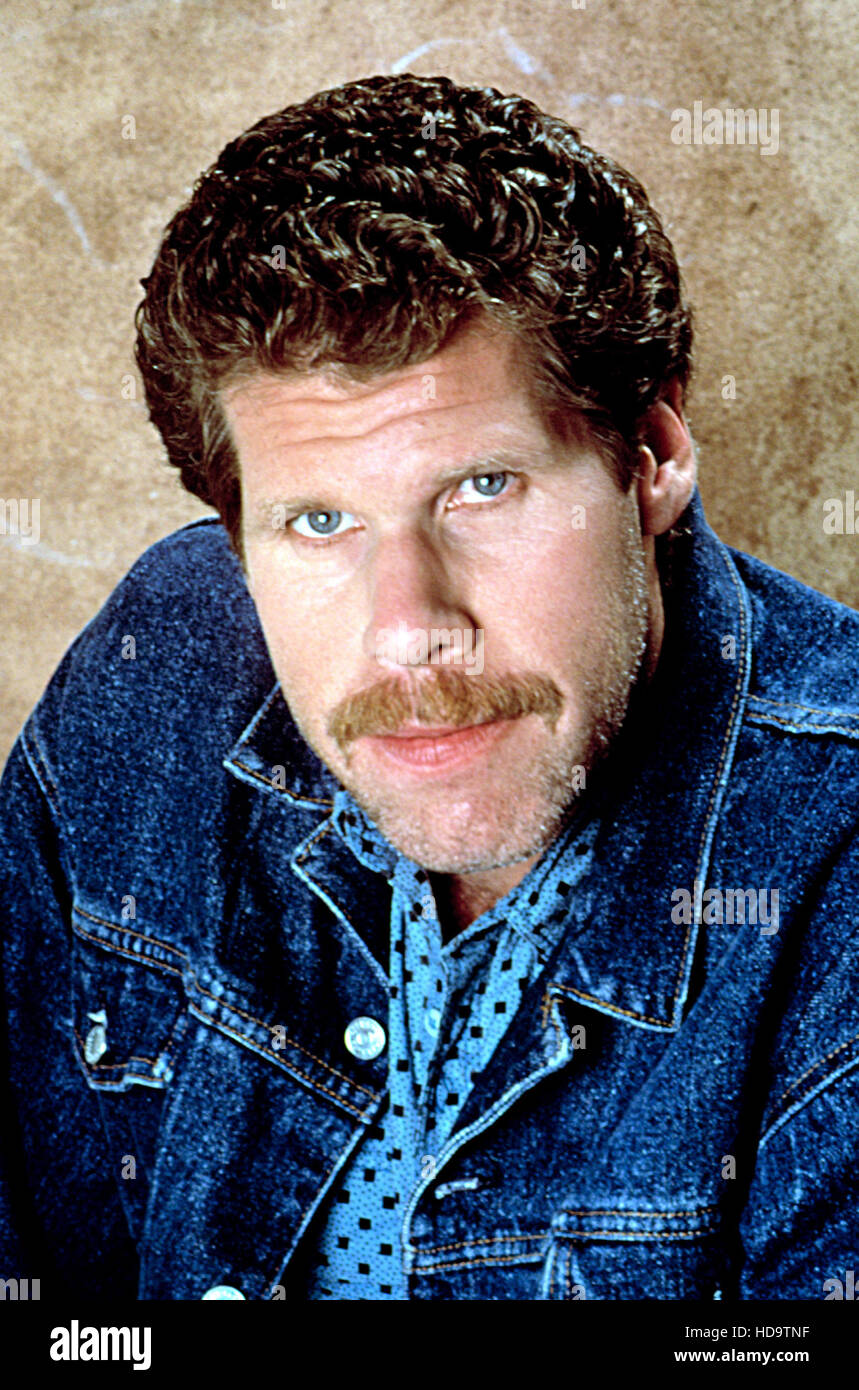 BEAUTY AND THE BEAST, Ron Perlman, 198790 Stock Photo Alamy