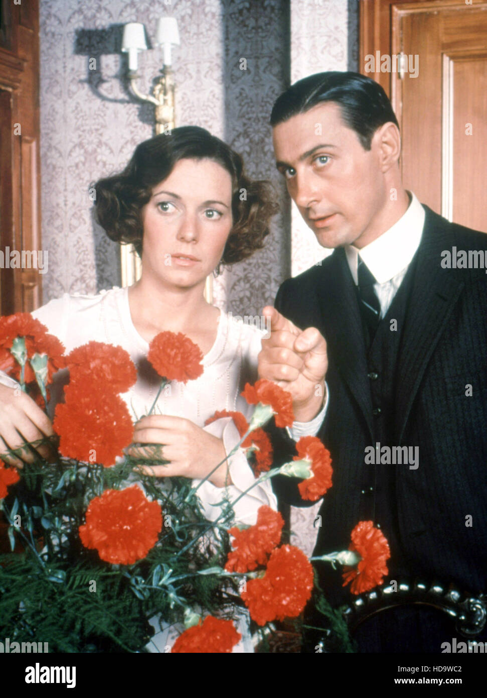 BEACON HILL, from left Kitty Winn, David Dukes, 1975 Stock Photo Alamy