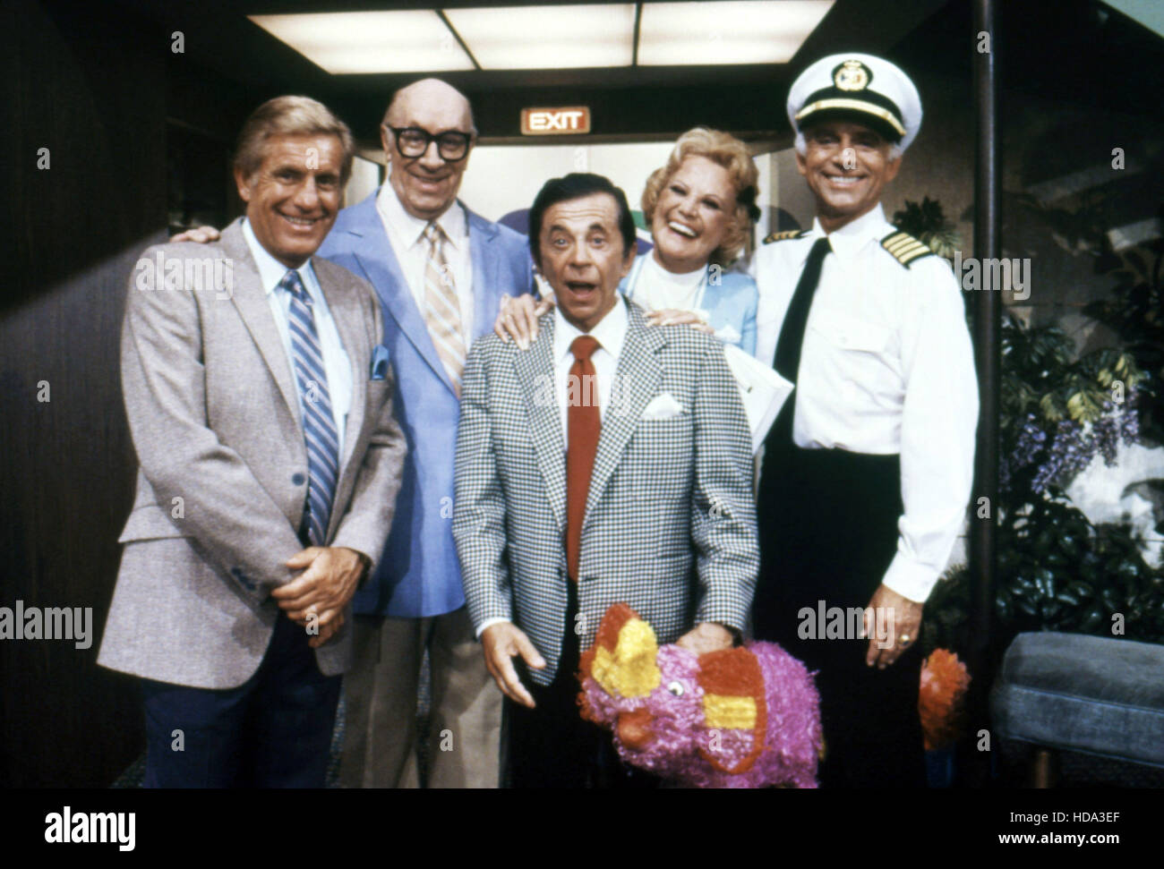 THE LOVE BOAT, from left Jerry Van Dyke, Richard Deacon, Morey