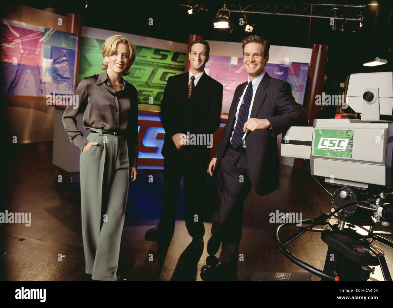 SPORTS NIGHT, (l-r): Felicity Huffman, Josh Charles, Peter Krause