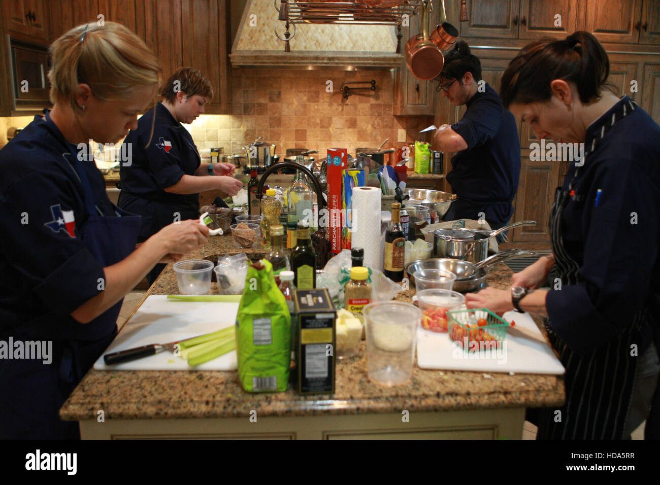 TOP CHEF (aka TOP CHEF TEXAS), from left contestant chefs Lindsay