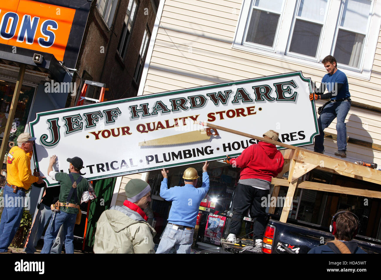 TOWN HAUL, Jefferson, S.C., 200506. © TLC / Courtesy Everett