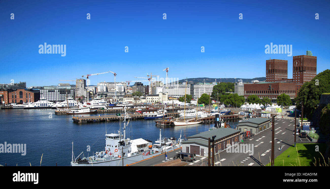 Rådhus dock oslo hi-res stock photography and images - Alamy