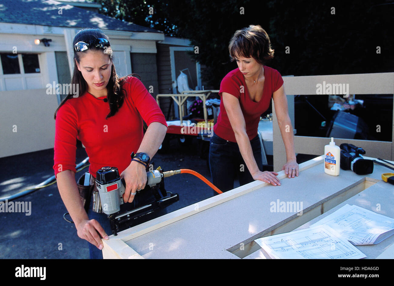 TRADING SPACES, Paige Davis and Amy Wynn Pastor. 2000 Stock Photo - Alamy