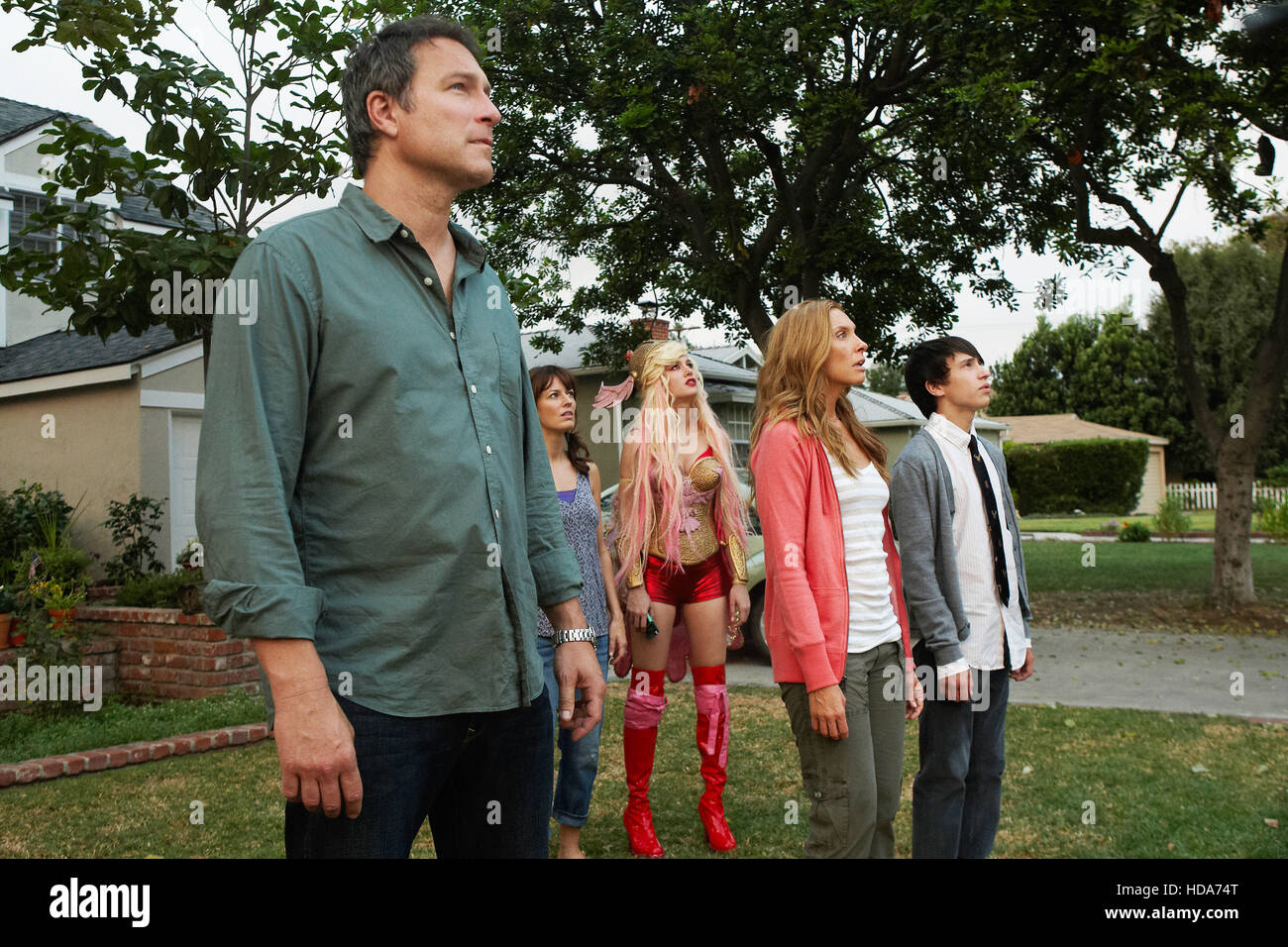 UNITED STATES OF TARA, (from left) John Corbett, Rosemarie DeWitt