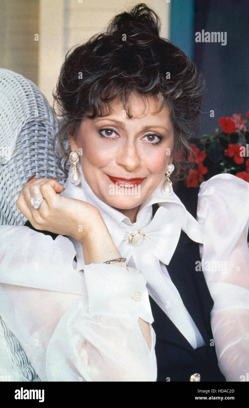 EVENING SHADE, Elizabeth Ashley, 19901994, © CBS/courtesy Everett