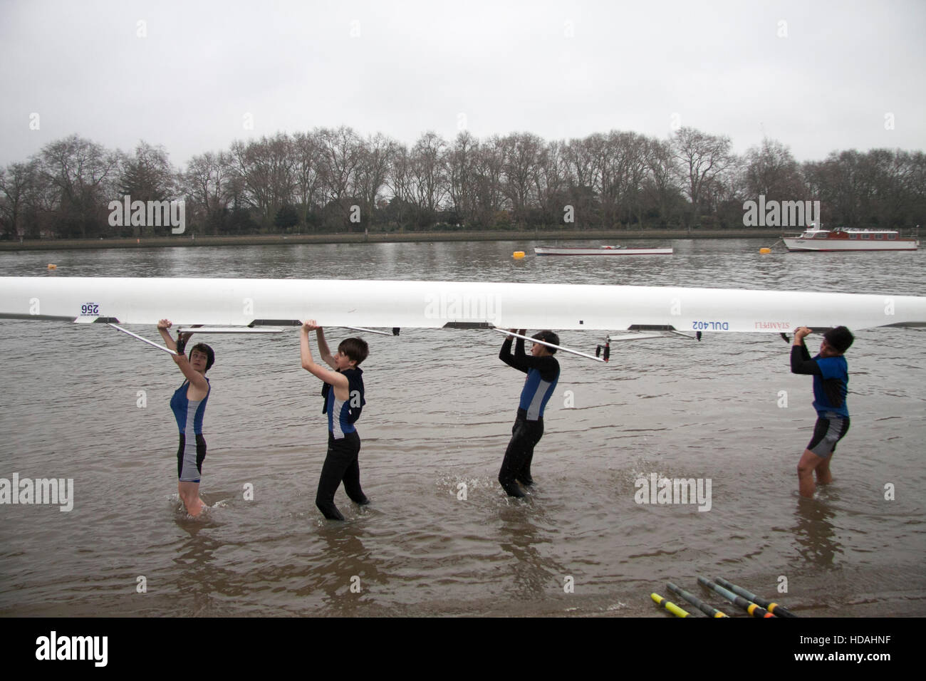 Putney Riverside Rowing Putney, London UK. 10th December 2016. Rowing clubs practice on the ...