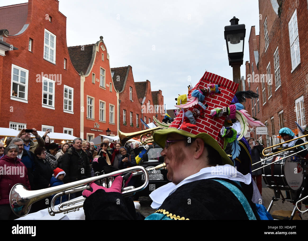 eindeloos effect opvoeder Sinterklaas festival hi-res stock photography and images - Alamy