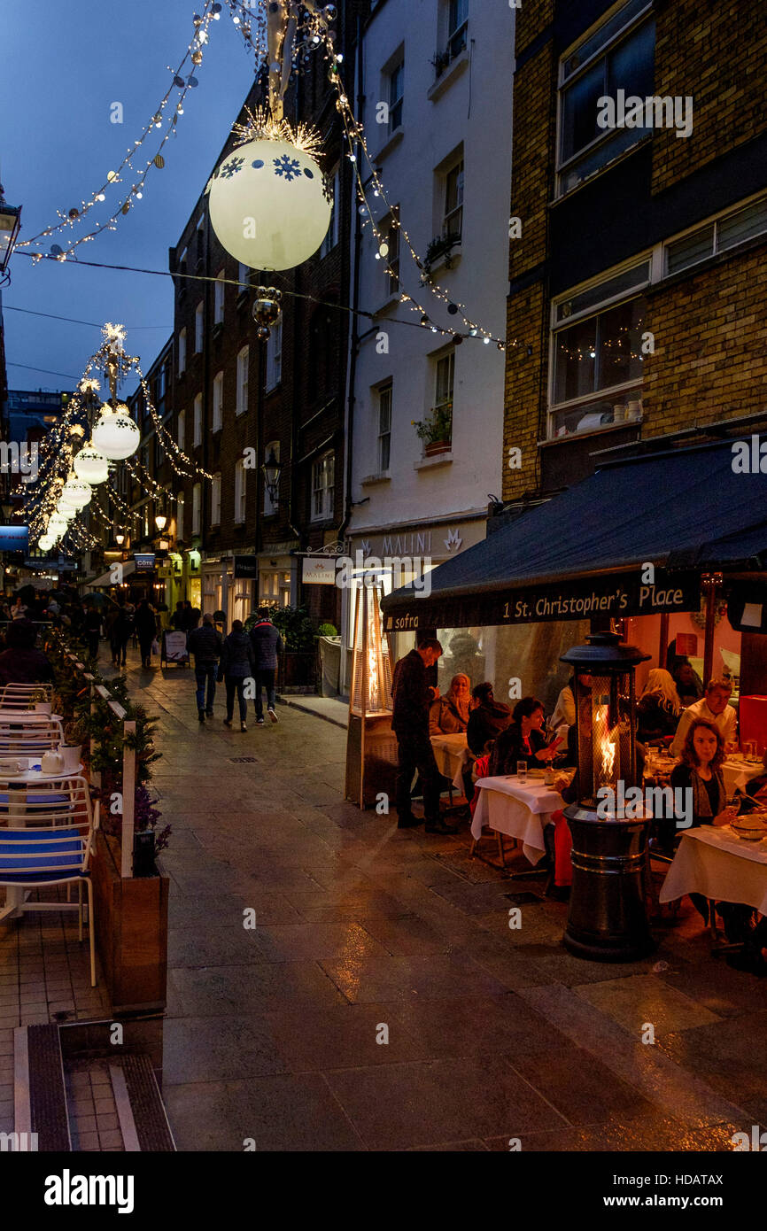 London, UK. 10th Dec, 2016. Christmas Shopping in Londons West End on