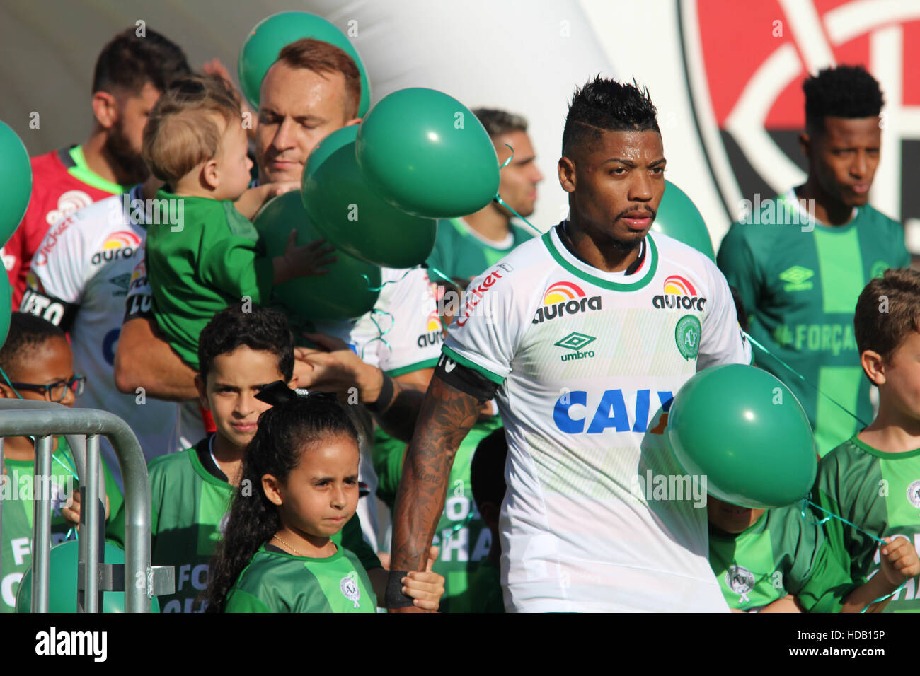 Salvador, Brazil. 11th Dec, 2016. Navy Vitoria entering the field with the team with the shirt of Chapecoense before the match between Victory x Palmeiras held at the Manoel Barradas Stadium (Barradão) in Salvador, valid for 38 Brazilian championship round Football Serie A in 2016. Credit:  Tiago Caldas/FotoArena/Alamy Live News Stock Photo