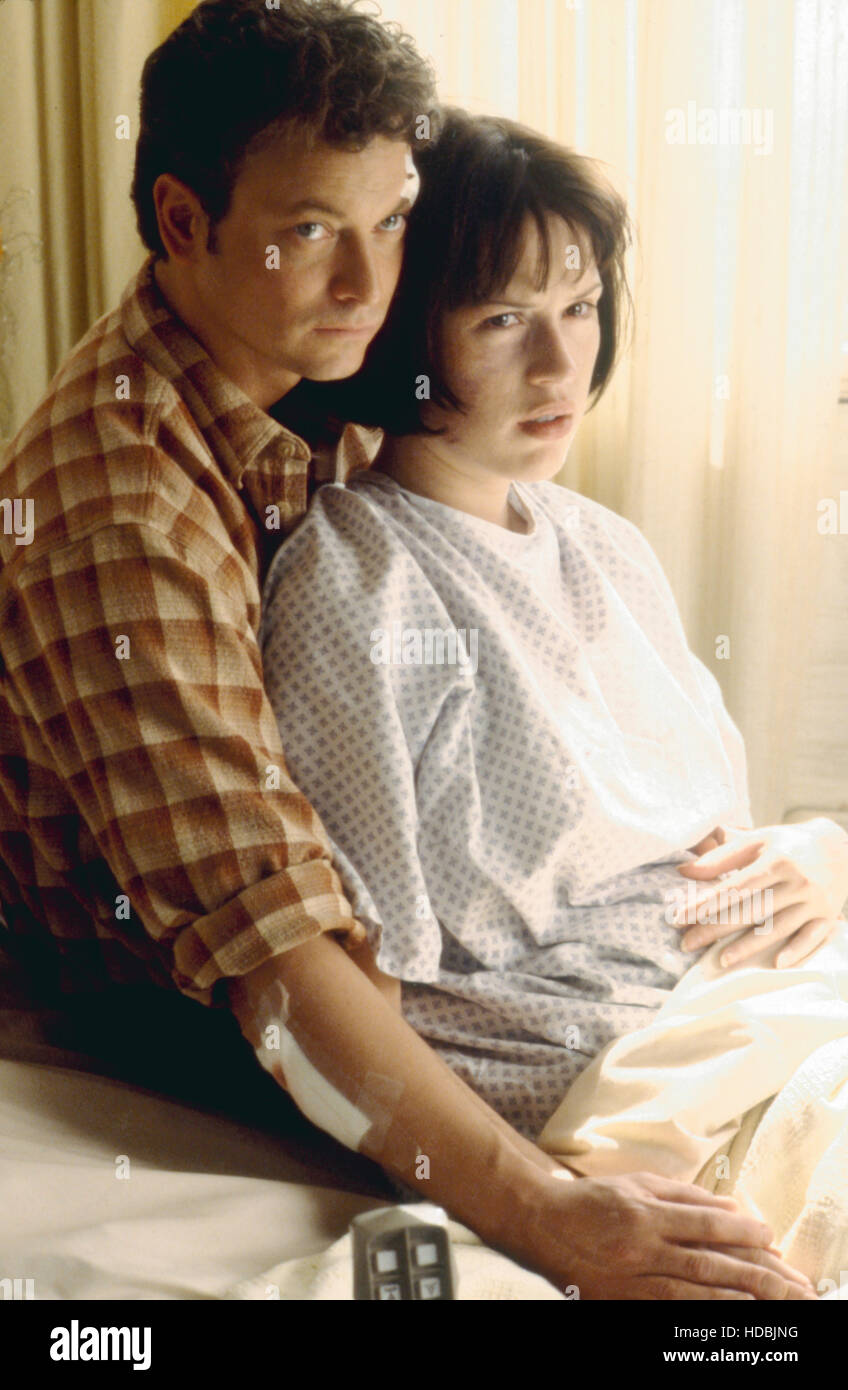 THE STAND, from left Gary Sinise, Molly Ringwald, 1994 © ABC/Courtesy