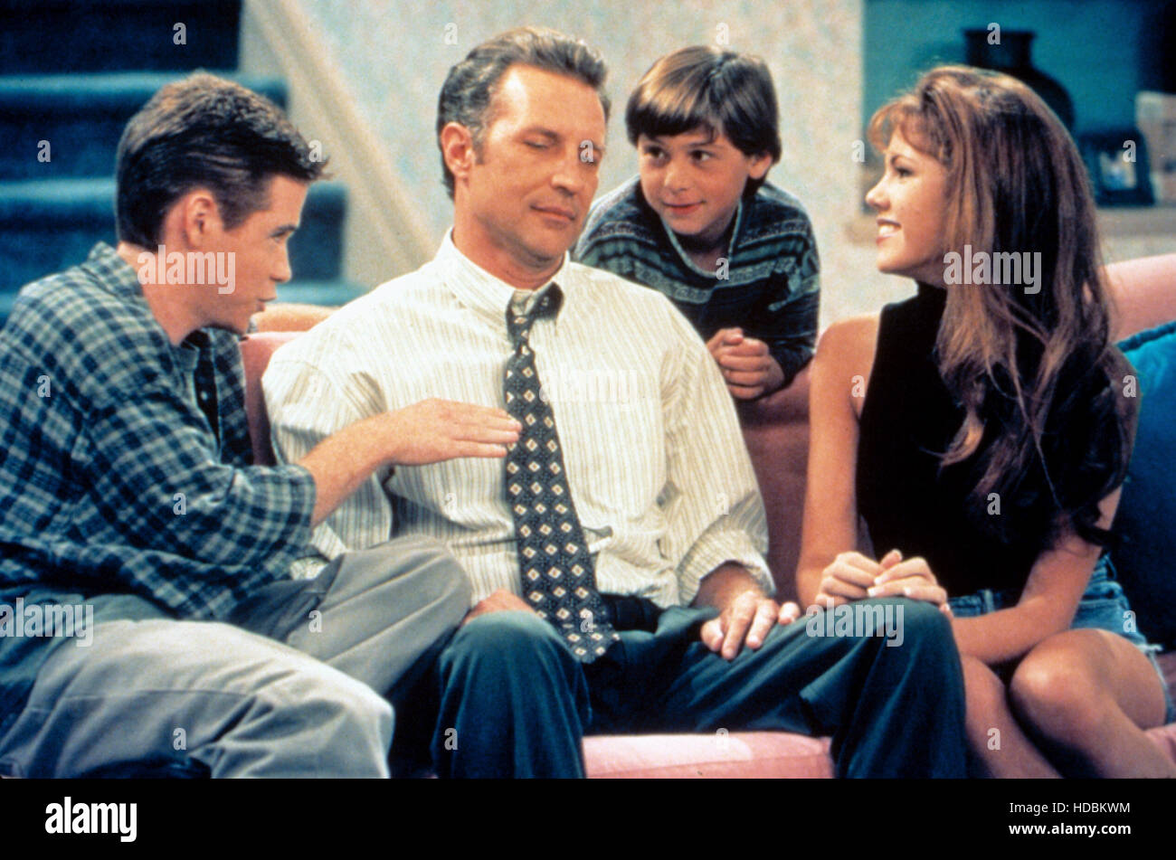 UNHAPPILY EVER AFTER, Kevin Connolly, Geoffrey Pierson, Justin Berfie, Nikki Cox, 1995-1999. © Touchstone TV /Courtesy Everett Stock Photo
