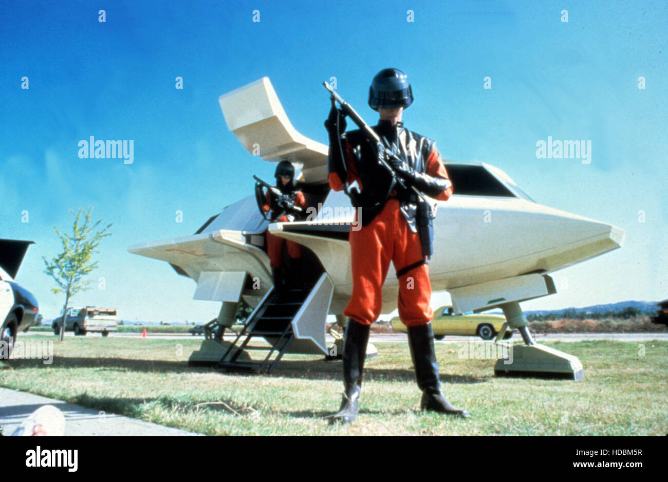 V, Alien troops stand guard, after imposing martial law on Earth ...