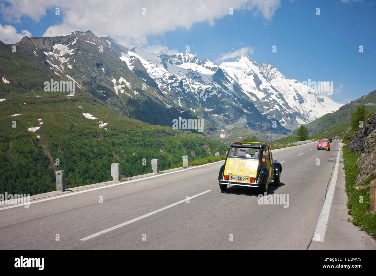 Yellow Citroen 2CV, Grossglockner High Alpine Road, Hohe Tauern National Park, Salzburg, Austria, Europe Stock Photo