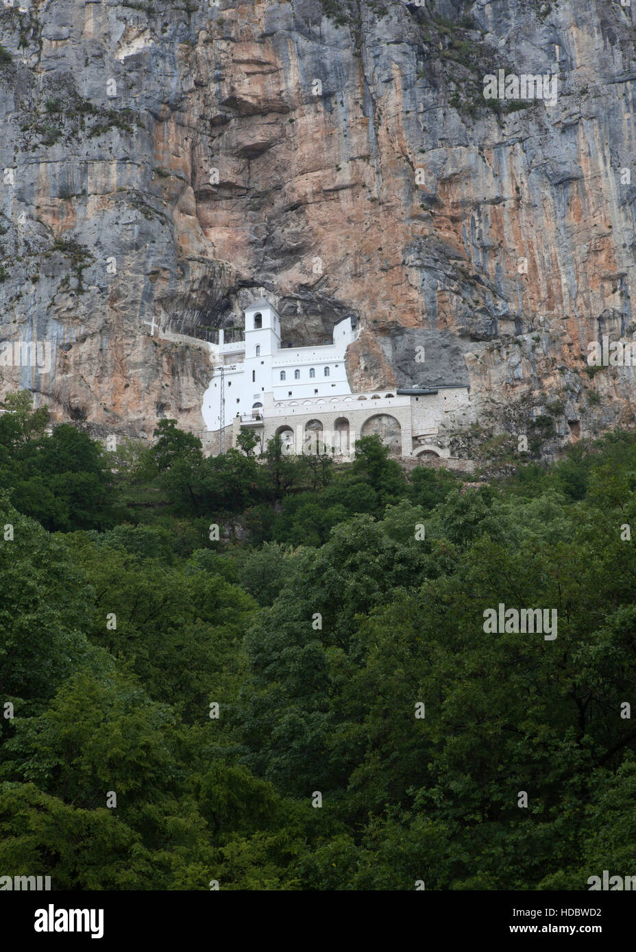 Cliff face monastery hi-res stock photography and images - Alamy