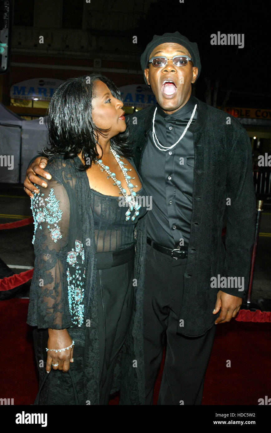 FBS05 20030917 HOLLYWOOD, UNITED STATES :  Actors Samuel L. Jackson, right, and his wife, LaTanya Richardson share a laugh during the movie premiere 'The Fighting Temptations' in Hollywood,  on  Thursday, 17, September 2003. Richardson has a part in the film which was produced by Paramount Pictures and stars Beyonce Knowles and Cuba Gooding, Jr. Photo by Francis Specker Stock Photo