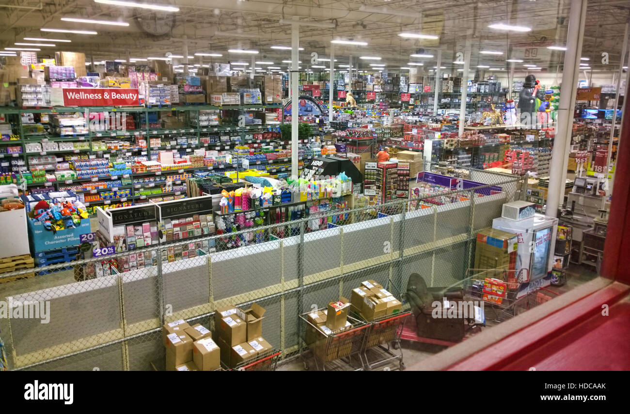 View from the offices above a BJ'S Wholesale Club Stock Photo