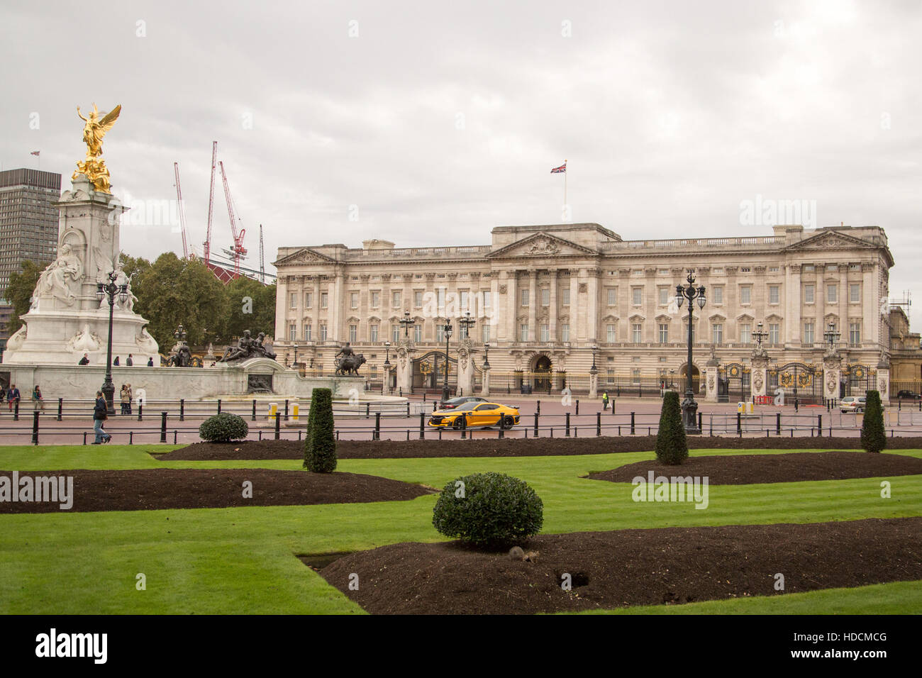 Filming scenes of 'Transformers The Last Knight' outside of Buckingham