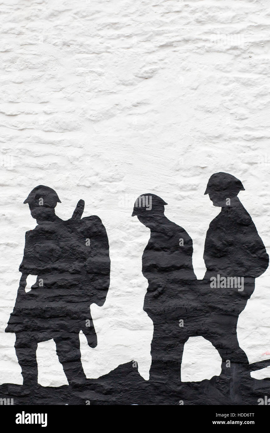 British soldier silhouette afghanistan hi-res stock photography and ...