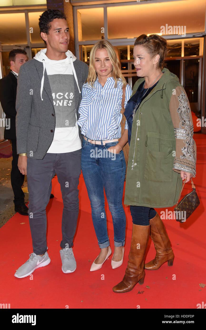 Premiere Of Das Kalte Herz At Kino International Movie Theater Featuring Nikita Brennicke Nadeshda Brennicke Muriel Baumeister Where Berlin Germany When 04 Oct 2016 Stock Photo Alamy