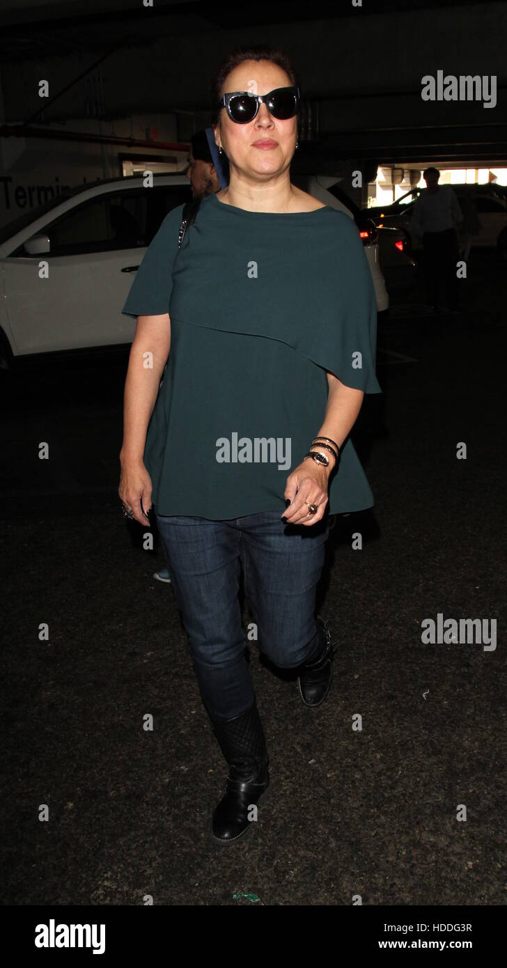 Jennifer Tilly arrives at Los Angeles International Airport (LAX