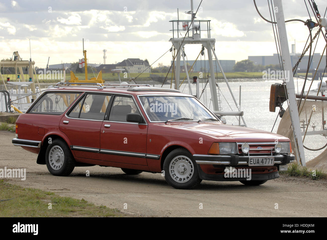 Ford Granada estate car on quayside with fishing boats behind Stock Photo -  Alamy