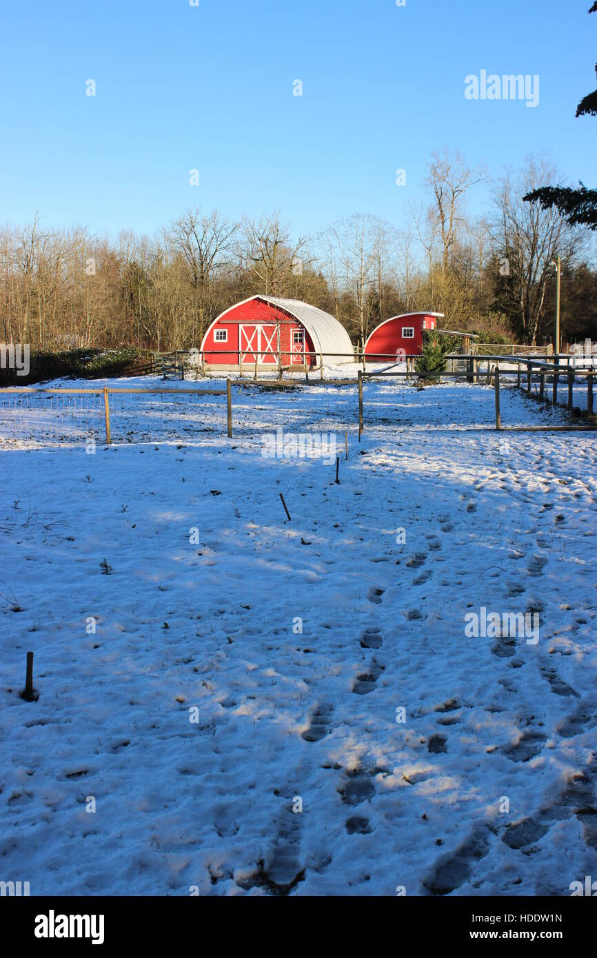 Red Barn in the Snow Stock Photo - Alamy