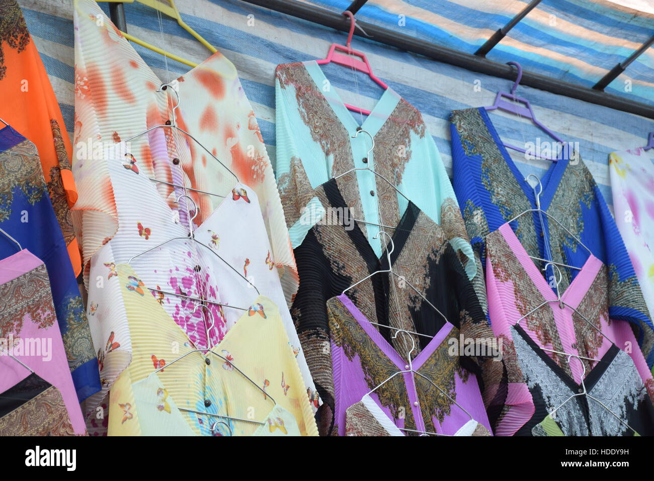 Traditional clothes hong kong hires stock photography and images Alamy