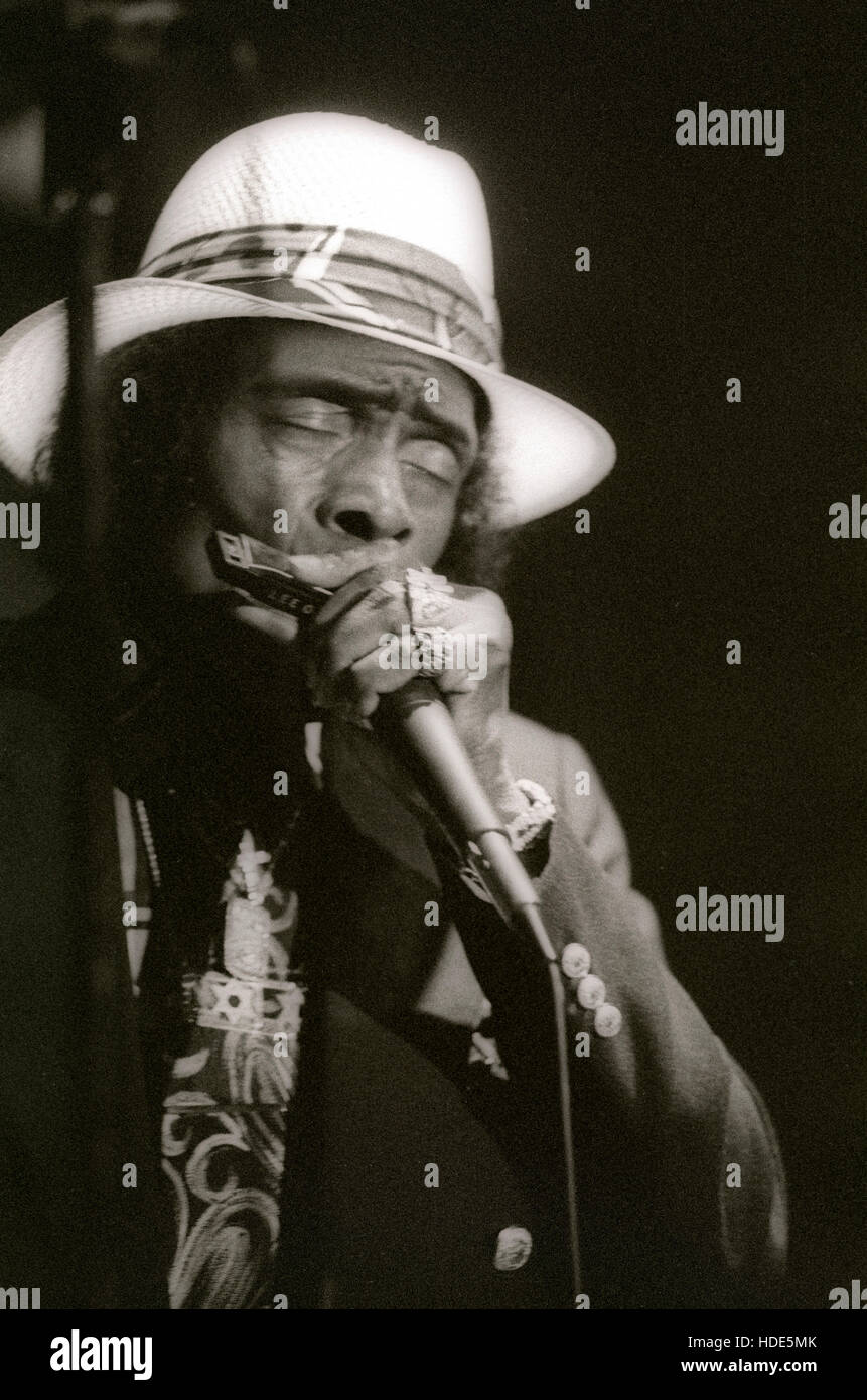 Chicago Blues musician Junior Wells performs in Hanford, California during 1992. black and white Stock Photo