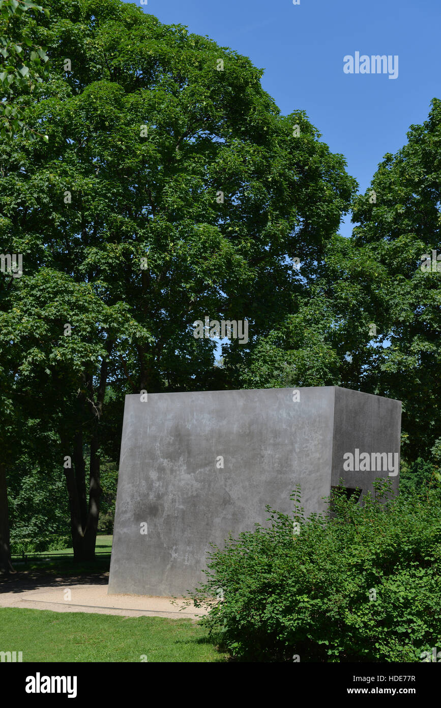 Denkmal fuer die im Nationalsozialismus verfolgten Homosexuellen, Tiergarten, Mitte, Berlin, Deutschland Stock Photo