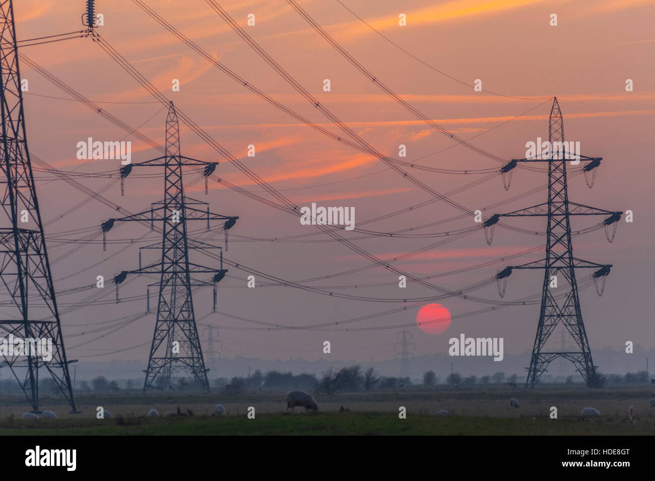Electricity pylons uk hires stock photography and images Alamy