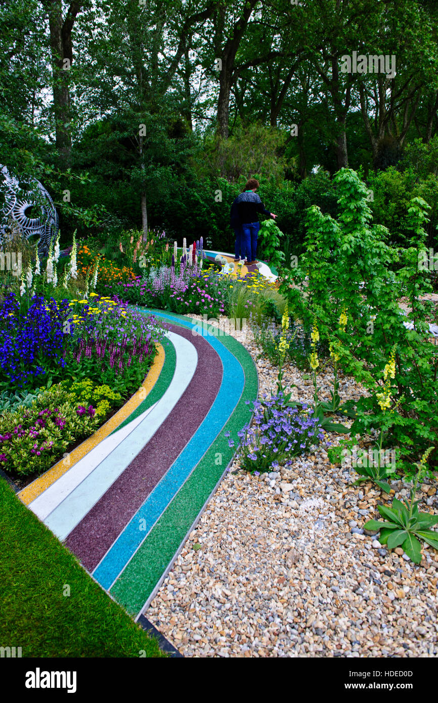 Chelsea Flower Show 2016 The Brewin Dolphin Garden Flower Sculpture