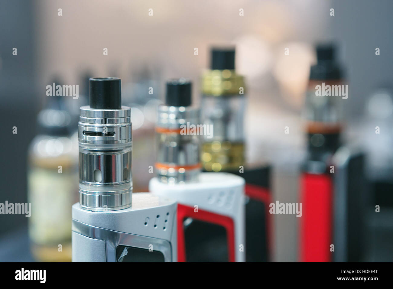 Smoking e cig hi-res stock photography and images - Page 11
