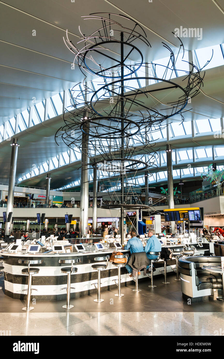 London heathrow airport house hi-res stock photography and images - Alamy