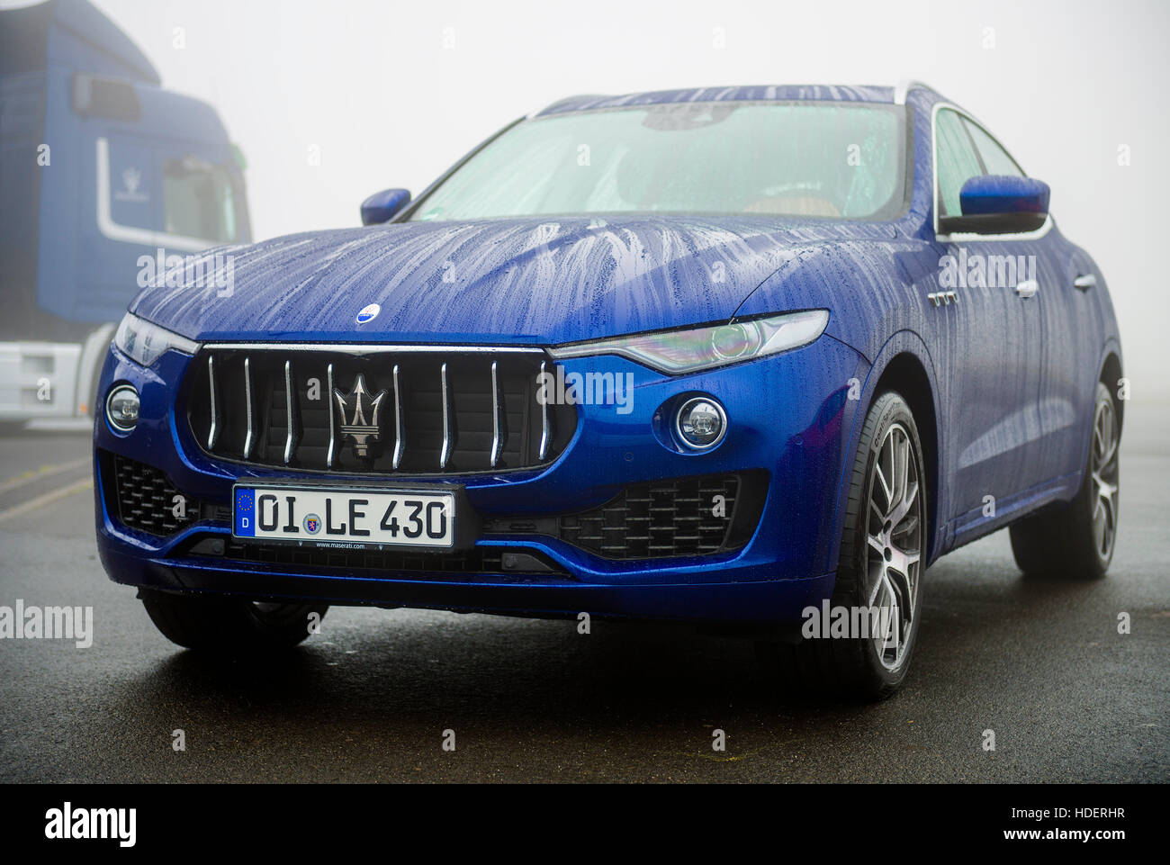 Four Wheel Drive Luxury Suv High Resolution Stock Photography And Images Alamy