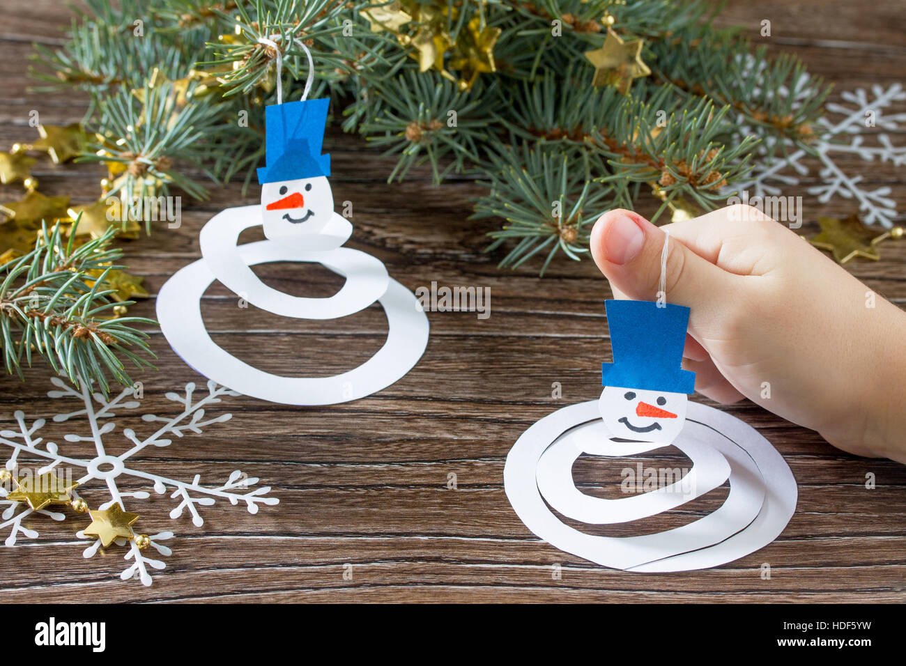 scissors cut Christmas tree Stock Vector Image & Art - Alamy