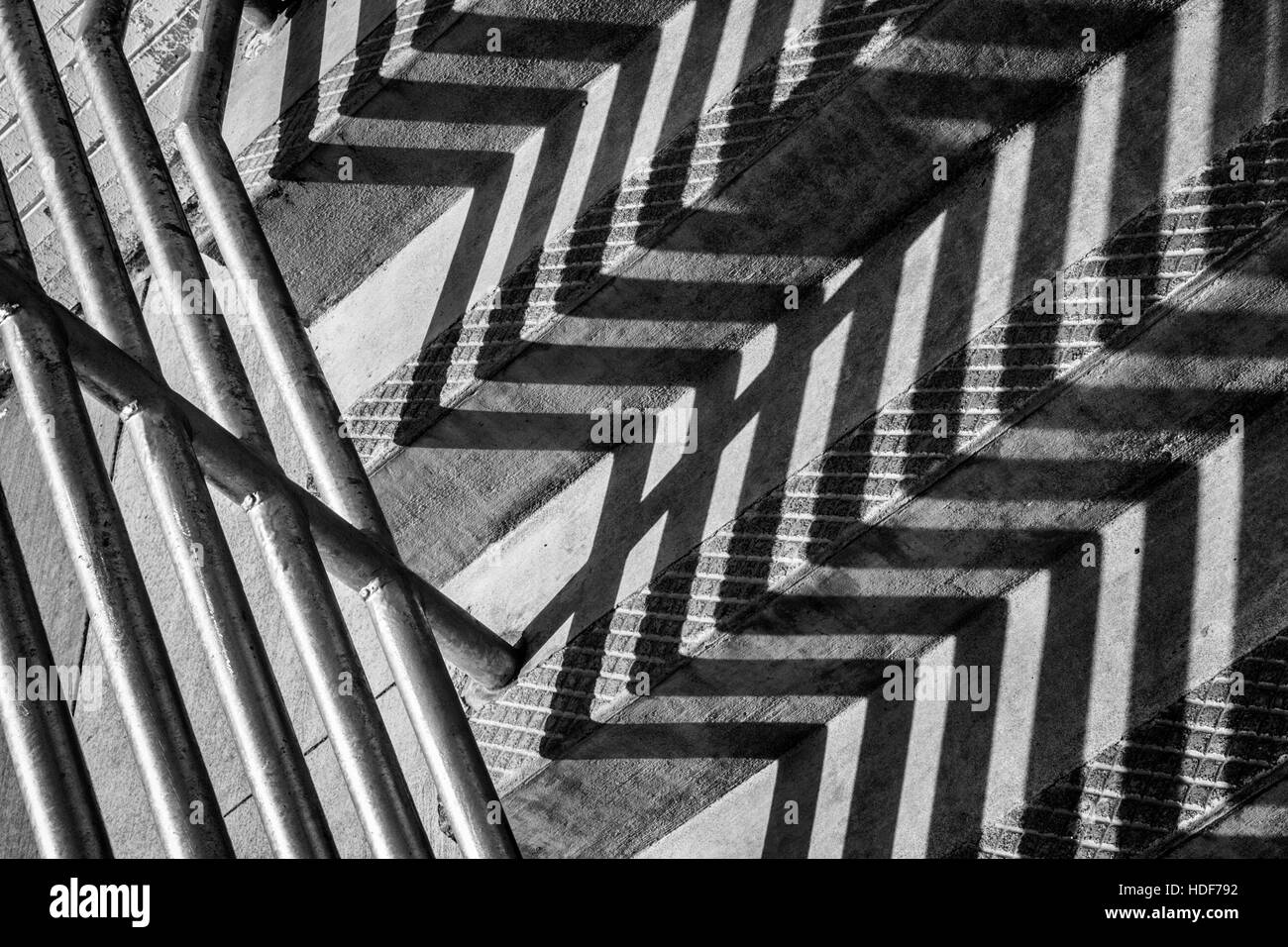 Black and white zigzag patterns hires stock photography and images Alamy