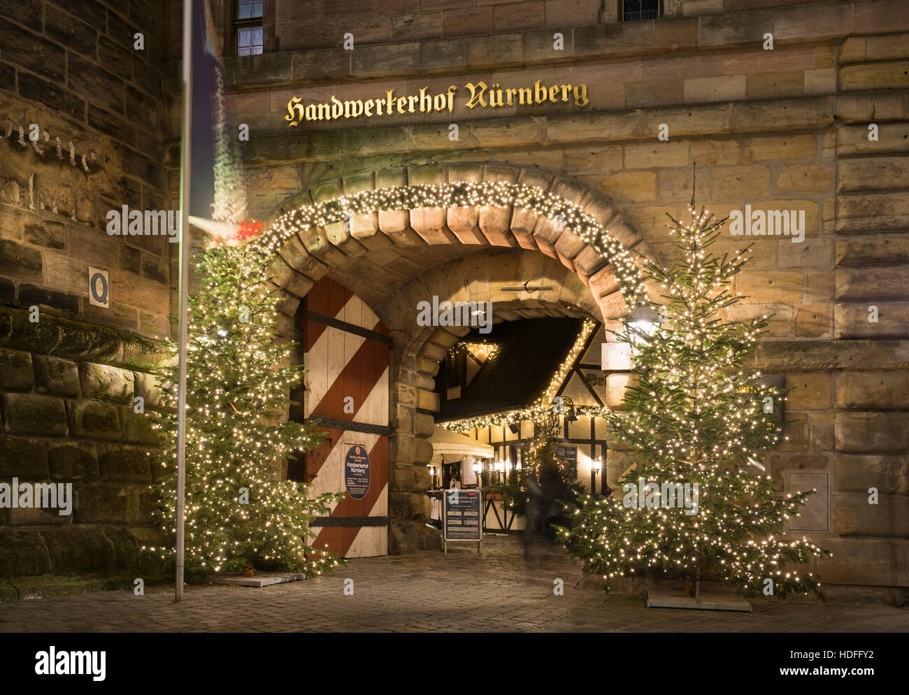 Decorated for Christmas Handicrafts, Lorenzer Altstadt, Nuremberg, Middle Franconia, Franconia, Bavaria, Germany Stock Photo