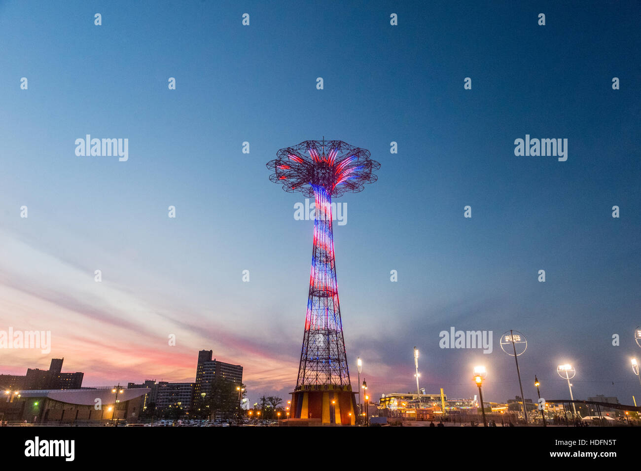 Luna park coney island night hi-res stock photography and images - Alamy