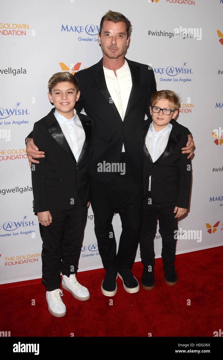 Los Angeles, CA, USA. 7th Dec, 2016. Kingston Rossdale, Gavin Rossdale, Zuma Rossdale at arrivals for 4th Annual Wishing Well Winter Gala, The Hollywood Palladium, Los Angeles, CA December 7, 2016. © Priscilla Grant/Everett Collection/Alamy Live News Stock Photo