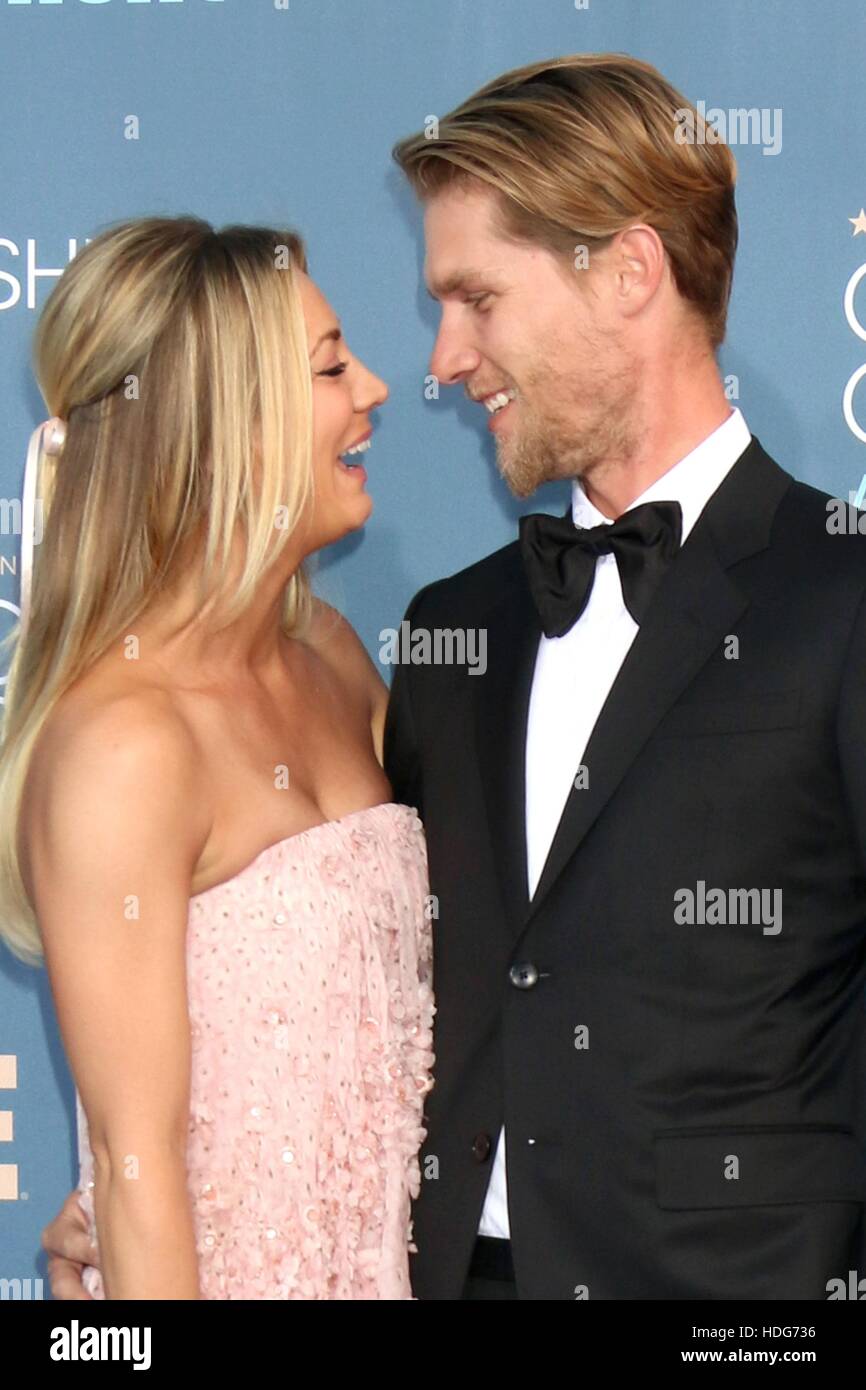 Santa Monica, CA. 11th Dec, 2016. Kaley Cuoco, Karl Cook at arrivals