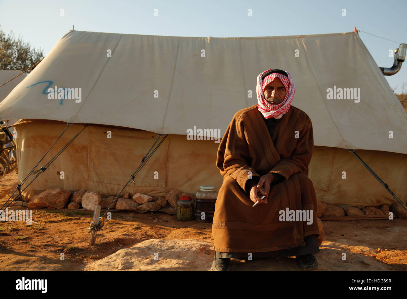 Azaz Rabe December 10, 2016 - Internally displaced Syrians face winter weather ...